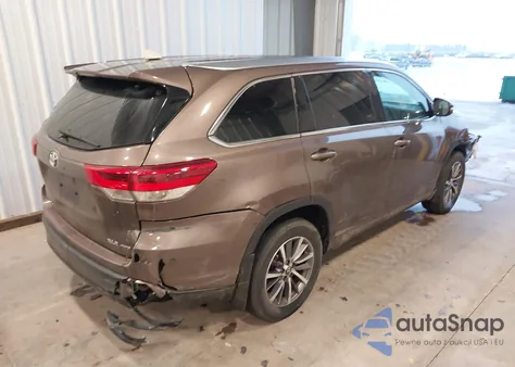 2018 Toyota Highlander Xle z USA, uszkodzony, nr VIN 5TDJZRFH7JS488874